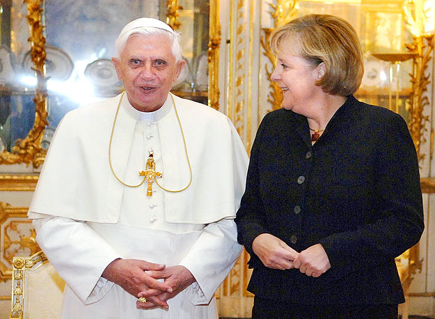 A pápa a kancellár asszonnyal 2006-ban Németországban