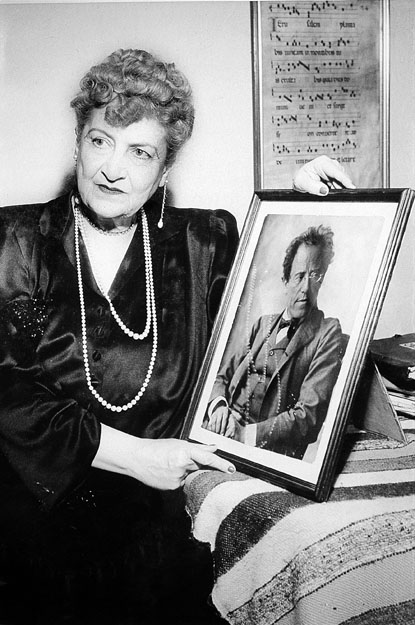 Alma Mahler Gustav Mahler arcképével