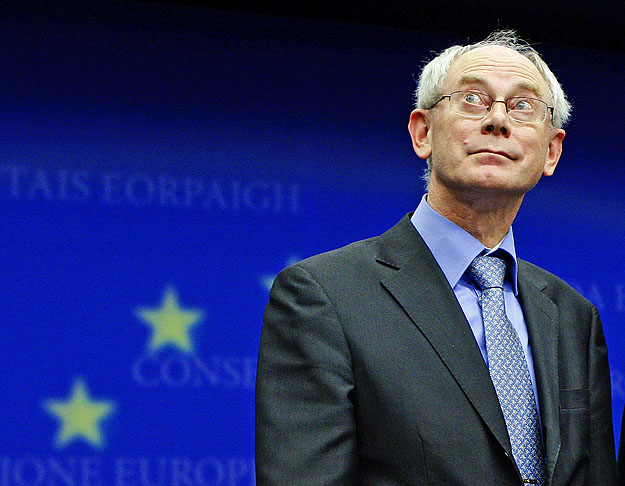 Rompuy haikuval a fejében ébred