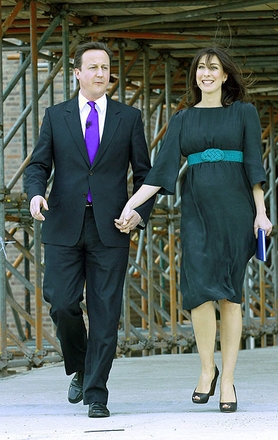 David Cameron és felesége a villanyerőműben