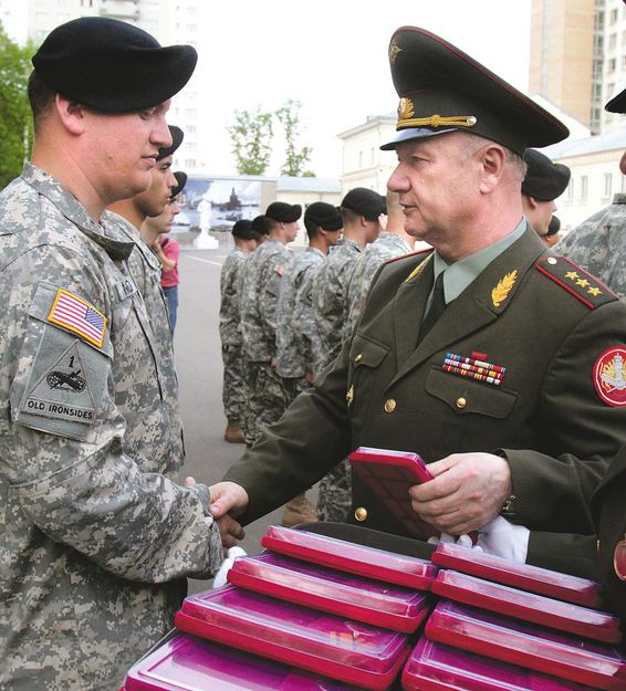 Orosz kitüntetés jár a parádéra hívott amerikai katonáknak