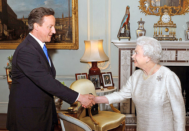 David Cameron miniszterelnök II. Erzsébet királynőnél