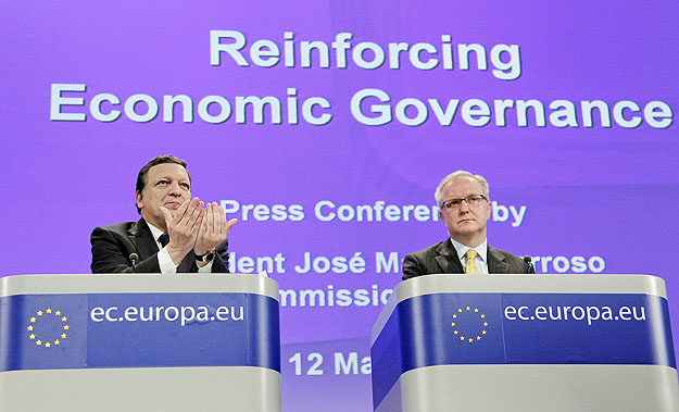 Barroso bizottsági elnök és Rehn pénzügyi biztos a tegnapi tájékoztatón