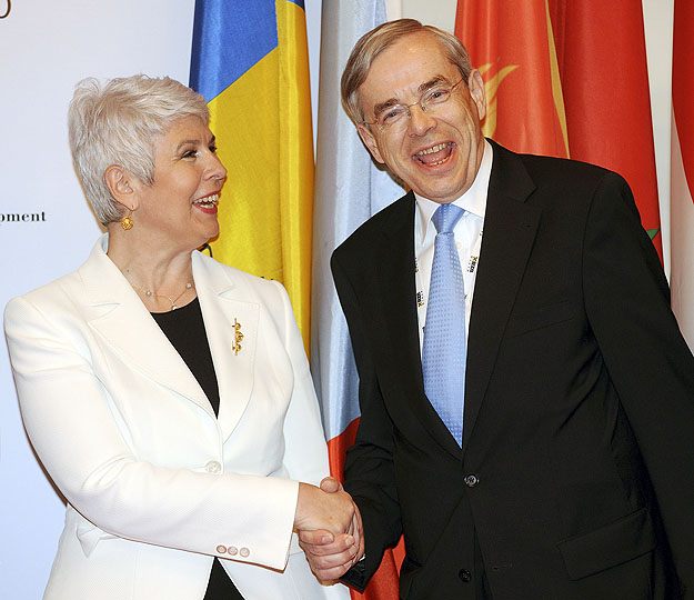 Jadranka Kosor horvát miniszterelnök és Thomas Mirow EBRD-elnök
