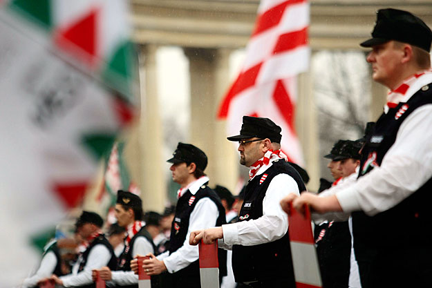 Magyar Gárda avatás a Hősök terén 2009. március 15-én
