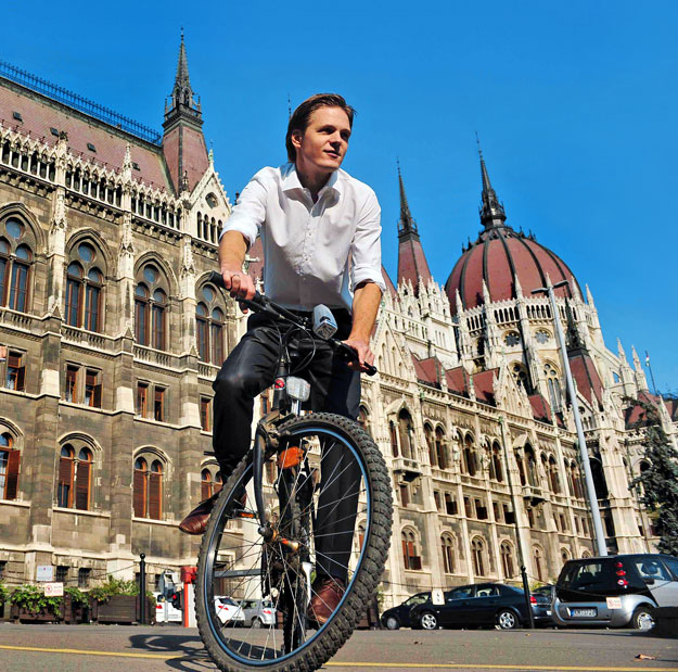 Szollár Domokos kormányszóvivő. Csak kevesen jutnak el idáig