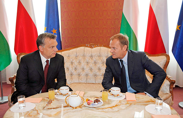 Hungary's Prime Minister Viktor Orban meets with his Polish counterpart Donald Tusk (R) at Prime Minister's Chancellary in Warsaw June 1, 2010. This is Orban's first trip abroad as Prime Minister. 