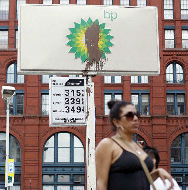 Mocsokkal kentek be egy BP-benzinkutat New Yorkban