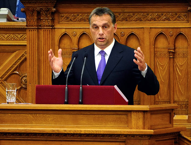 Orbán Viktor a gazdasági intézkedéseket sorolja