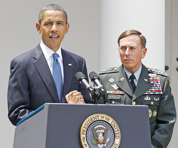 Irak után Afganisztán. Obama „bemutatja” Petraeus tábornokot