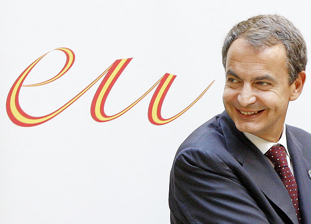 Zapatero spanyol miniszterelnök átadja az EU-elnökséget