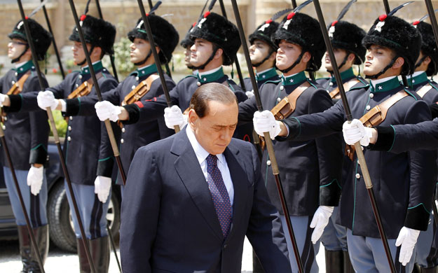 Silvio Berlusconi Rómában. Az újságírók megunták a médiacézár kormányfő monopóliumát