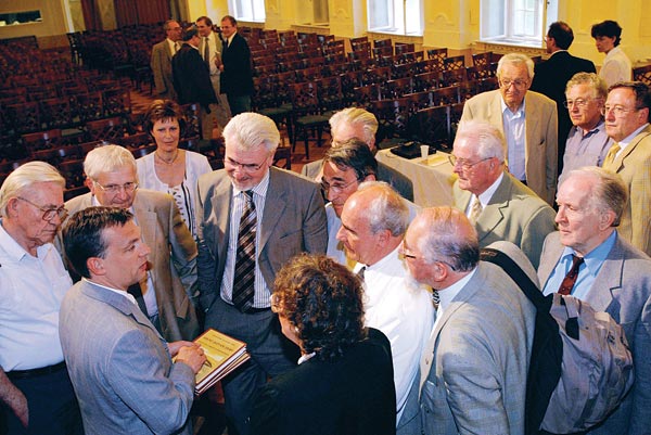 Orbán Viktor a Professzorok Batthyány Körének körében 2005-ben