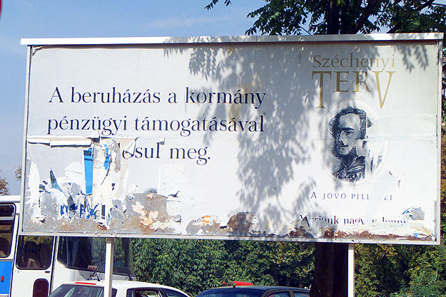 Nem mindenhol bizonyult időtállónak a Széchenyi-terv első fejezetének kötelezően felállíttatott mementója
