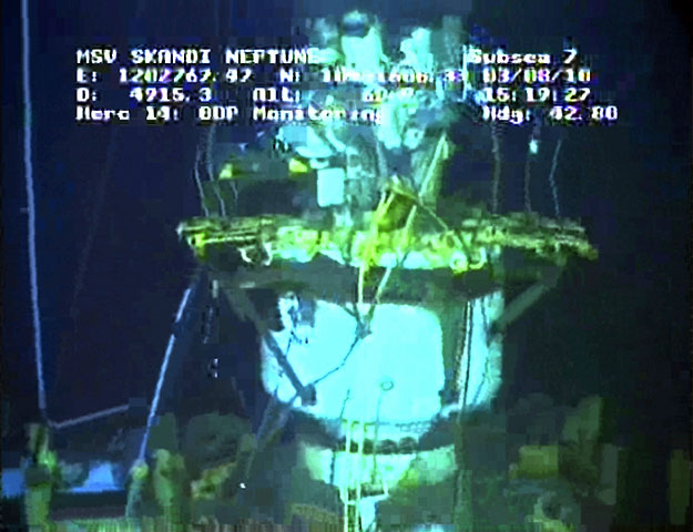 Az olajkútcsonk a BP videofelvételén