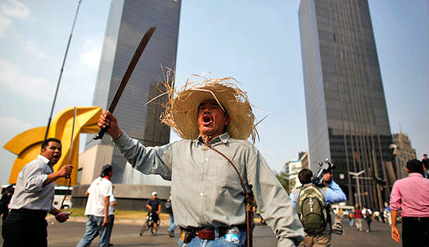Napi tüntetés Mexikóvárosban