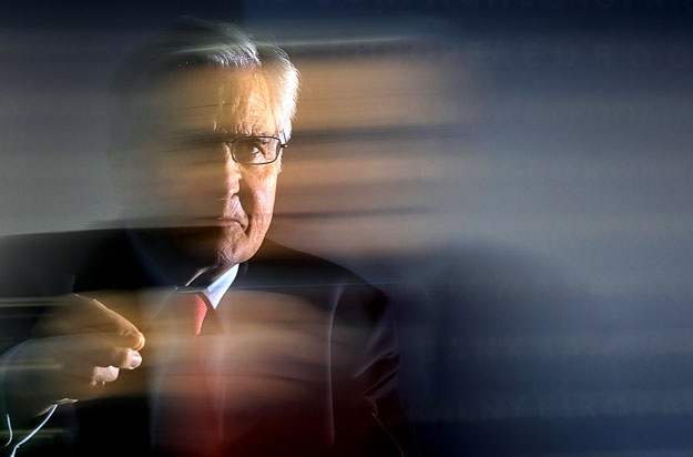 Jean-Claude Trichet, az Európai Központi Bank elnöke. A szervezet rossz néven veszi, ha átnéznek rajta