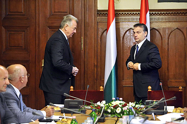Az államfő és a kormányfő a Parlamentben: Magyarország vezetői egymással is párbeszédet szeretnének folytatni a jövőben