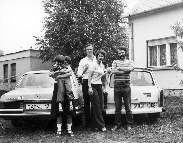 Korabeli felvétel: a 70-es, 80-as években az egymástól elszakított kelet- és nyugatnémet családok gyakran találkoztak a Balatonnál