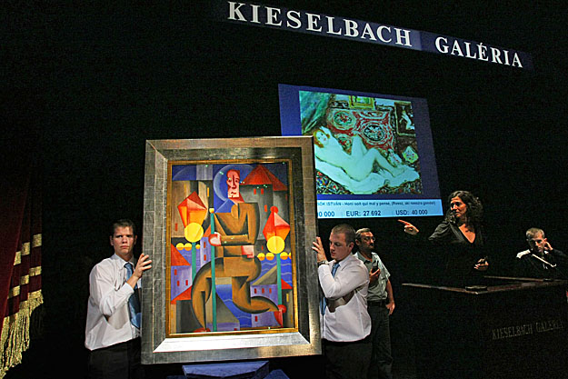 A korábbi években rendre sikeres aukciókat tartó Kieselbach a csökkenő kereslet miatt az utóbbi időben kizárólag a galériából értékesít