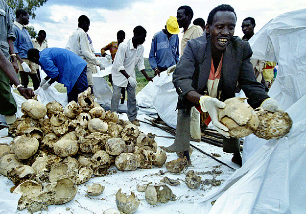 Akár népirtásnak is minősíthető, hogy a ruandai tuszi katonák hutu menekülteket gyilkoltak