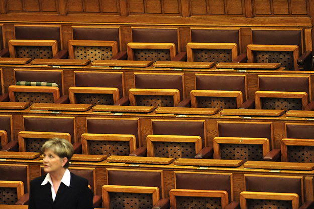 Már akkor is egyedül – Szili Katalin az MSZP által bojkottált Trianon-emléknapon a Parlamentben