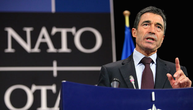 Rasmussen NATO-főtitkár beszél brüsszeli sajtóértekezletén