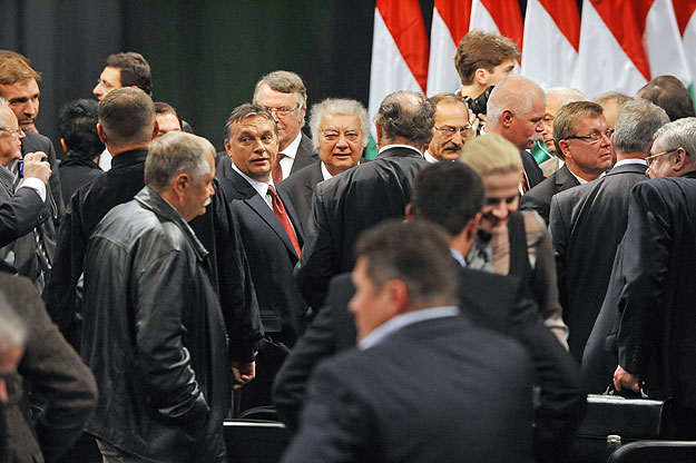 Orbán Viktor a beszéde után. Hogyan tetszettek az elhangzottak a befolyásos résztvevőknek?