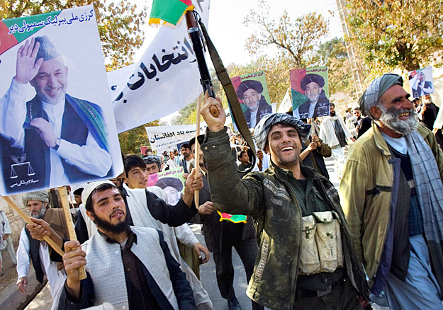 Afgánok ünneplik Hamid Karzai 