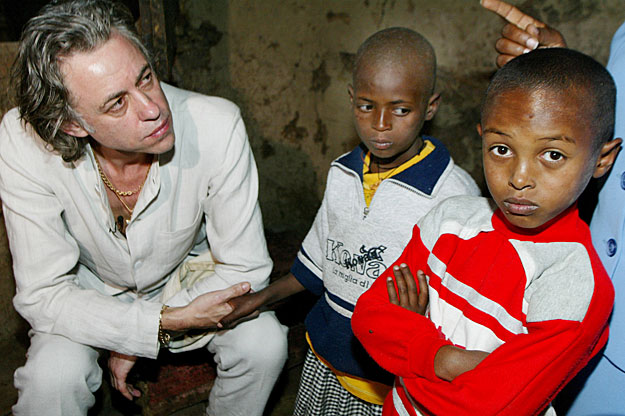 Bob Geldof etióp árvákkal 