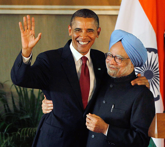 U.S. President Barack Obama and India's Prime Minister Manmohan Singh participate in a joint news conference at Hyderabad House in New Delhi, India, November 8, 2010. Obama hinted on Monday the United States could lend support to India's demand to ha