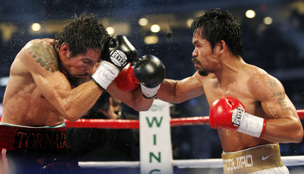 Manny Pacquiao betalál. A Fülöp-szigeteki bokszoló pontozással verte a mexikói Antonio Margaritót