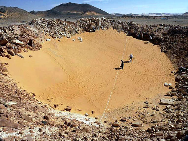 A Kamil-kráterre véletlenül bukkantak az interneten –az ötezer éves képződmény 45 méter átmérőjű