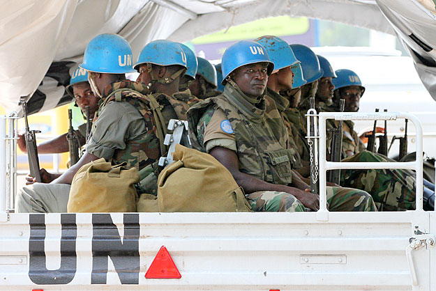 ENSZ-katonák Abidjan utcáin