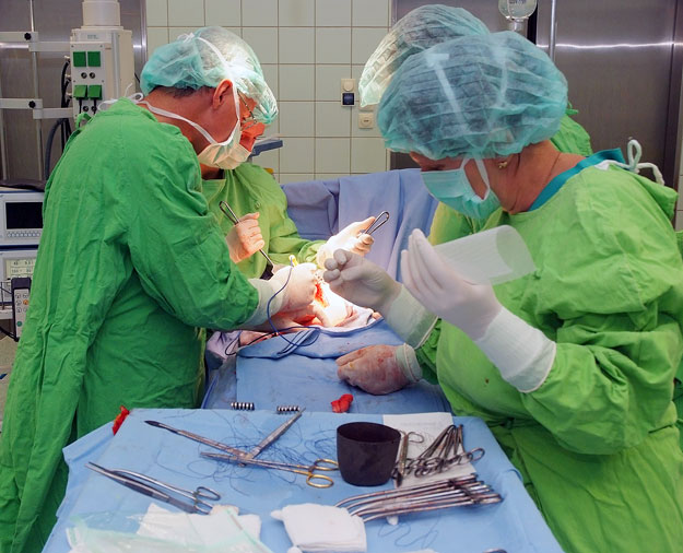 Műtét Győrben – vetélkedő kórházak