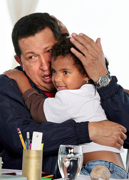 Hugo Chávez az internetet is szoros felügyelet alá vonja