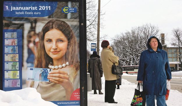 Az euró érkezését népszerűsítő reklám a havas Parnuban