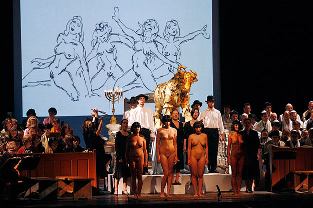 Miskolc, 2009. június 18.Jelenet Arnold Schönberg: Mózes és Áron címû opera június 17-i elõadásából, a Bartók + Bécs 2009 Miskolci Nemzetközi Operafesztiválon a Miskolci Nemzeti Színház Nyári Színházában.