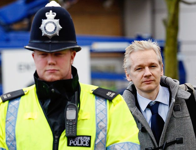 Február elején döntenek Assange kiadatásáról