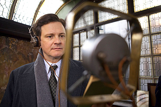 Az uralkodó a népéhez szól – Colin Firth a váratlanul trónra emelt VI. György királyt alakítja Forgalmazó: Budapest Film