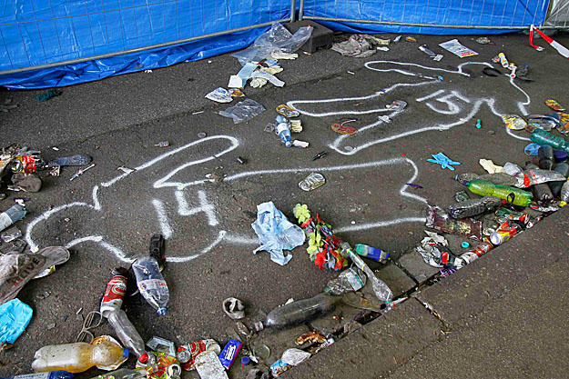 2010. július 25., Duisburg: tizenkilencen meghaltak a Love Parade-on