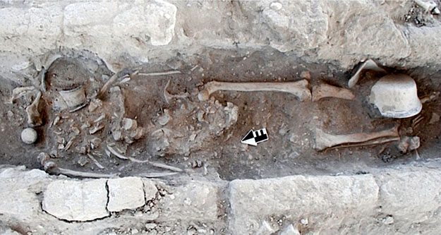 Csontváz Mitlában hiányzó combcsonttal – hatalmi jelkép lehetett