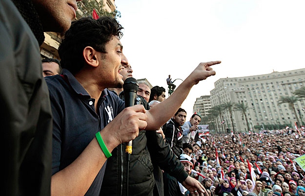 Wael Ghonim a Tahrir téren.Szimbolikus alakká vált 