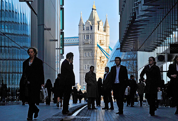 A vártnál több bankadó javította a londoni City tárgyalási pozícióit a jutalmakról