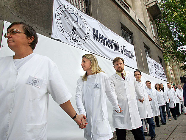 A gyógyszerészkamara 2006-os tiltakozása a patikaliberalizáció ellen