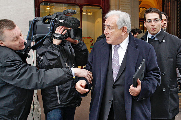 A legfejlettebb államok pénzügyminisztereinek párizsi csúcsára érkezik Strauss-Kahn, az IMF vezérigazgatója