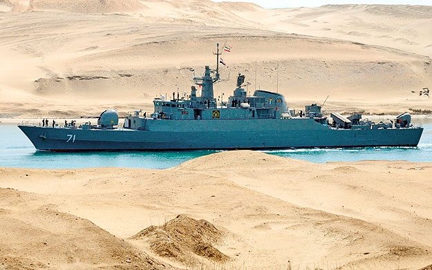 Iráni hadihajó a Szuezi csatornán