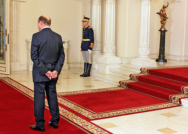 Traian Basescu a palotájában