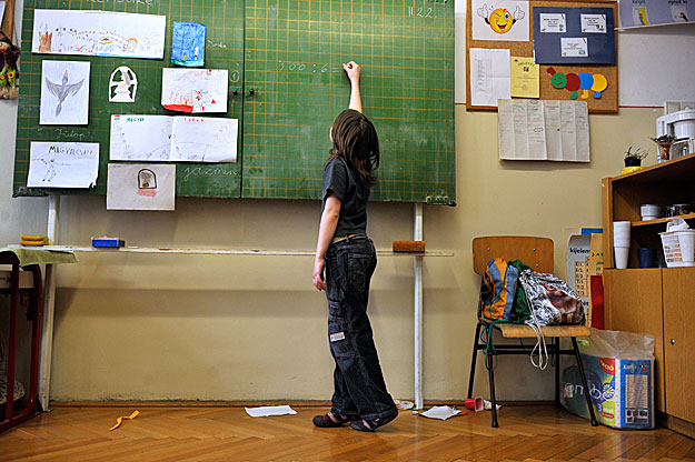 Megfontolandónak tartja a kilencosztályos alapiskola bevezetését hazánkban Pokorni Zoltán