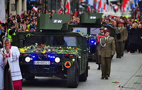 A lengyel elnöki pár temetése